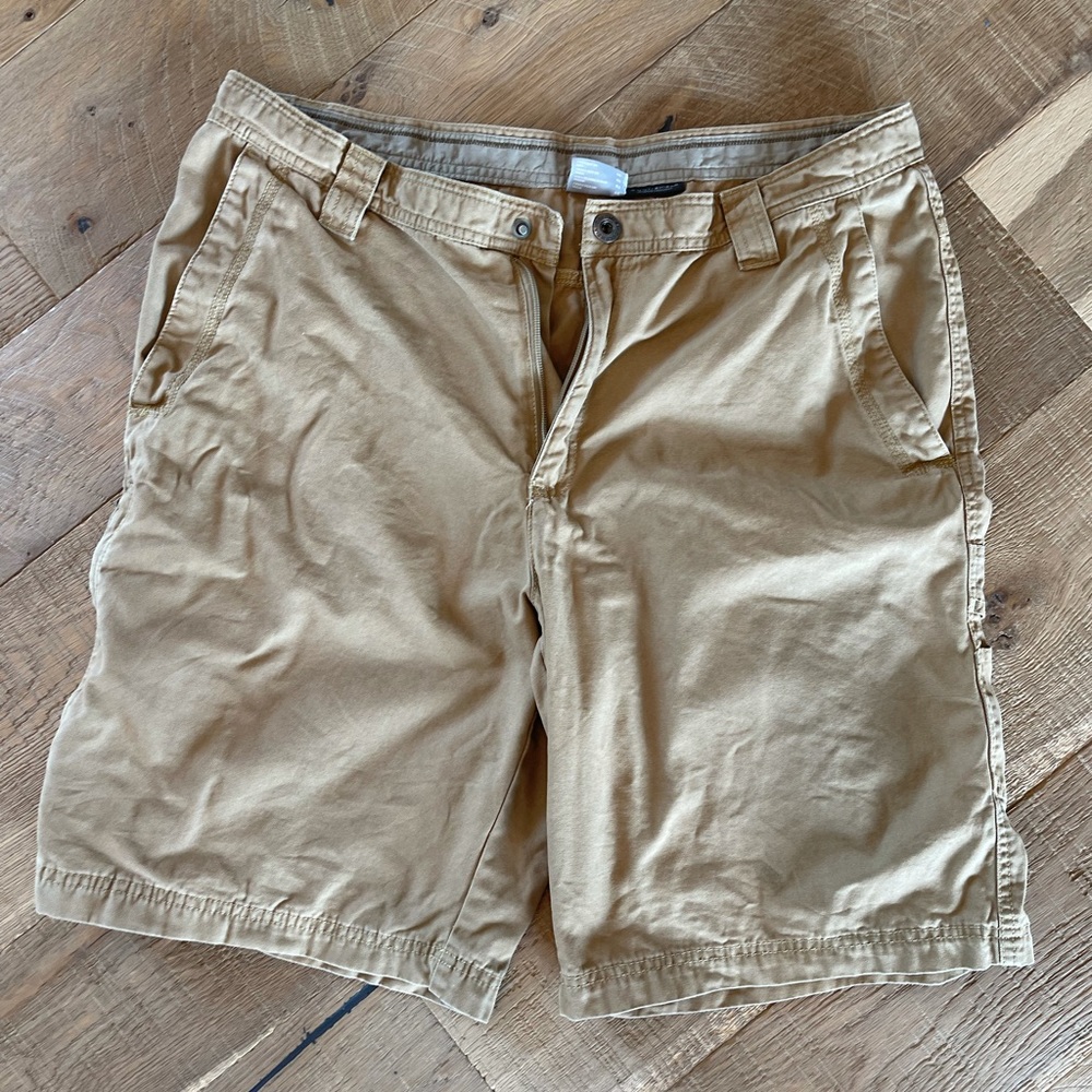 Men’s Columbia shorts